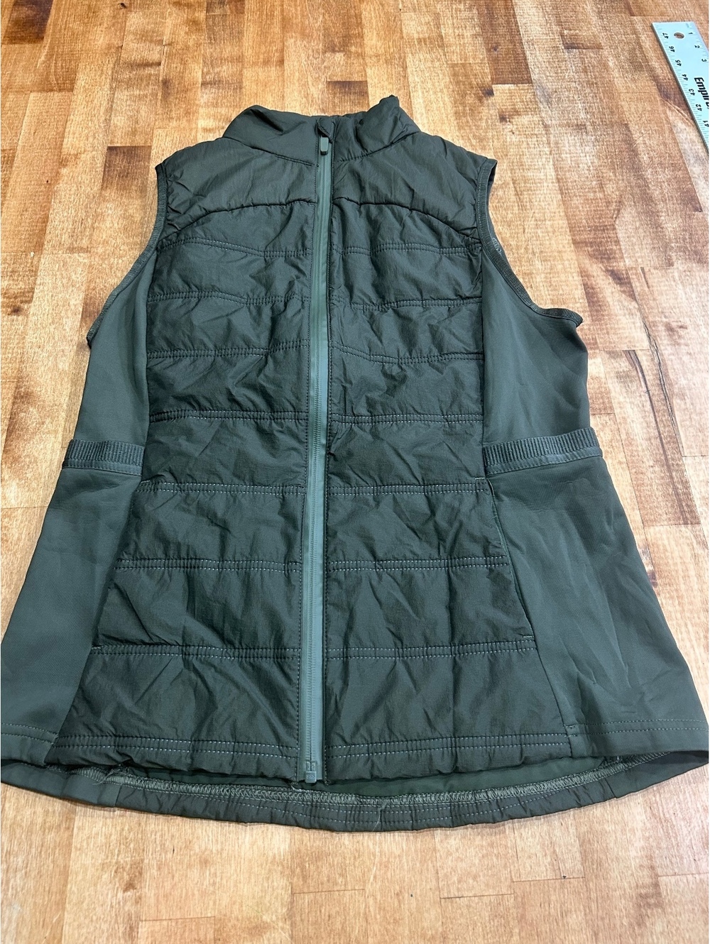 Avia Women's Olive Green Quilted and Softshell Vest Medium